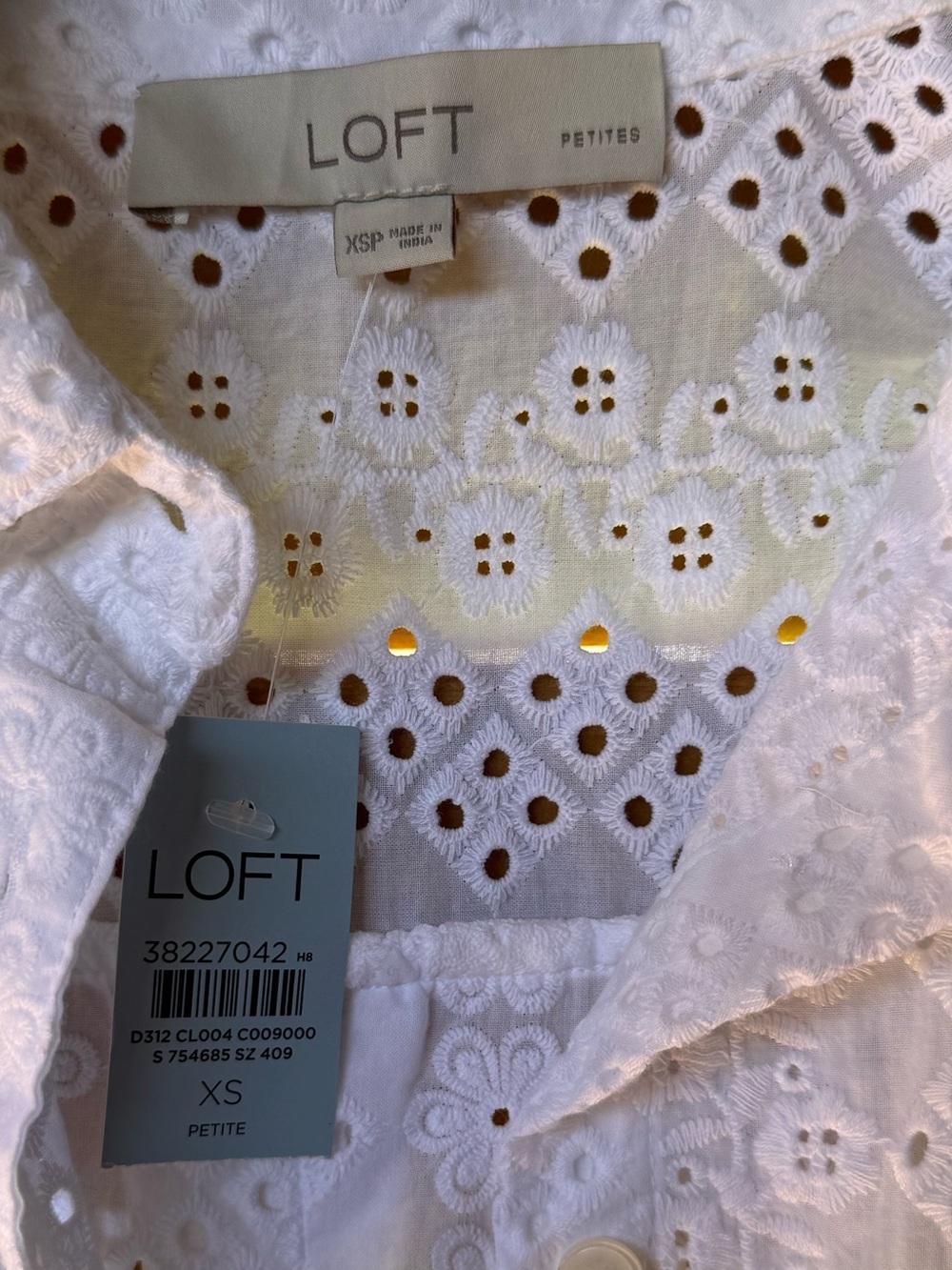 LOFT White Broderie Anglaise Button-Down Blouse NWT - Picture 4 of 11